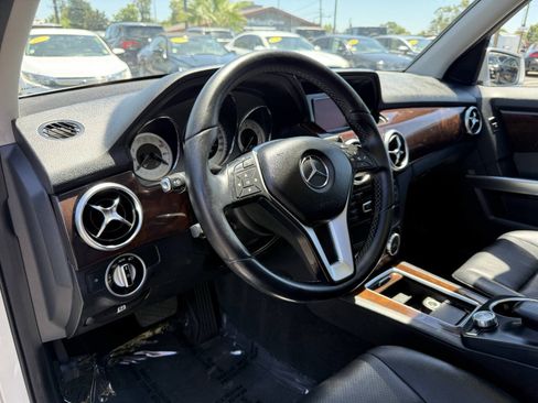 Used 2013 Mercedes-Benz GLK 350 4MATIC image 17