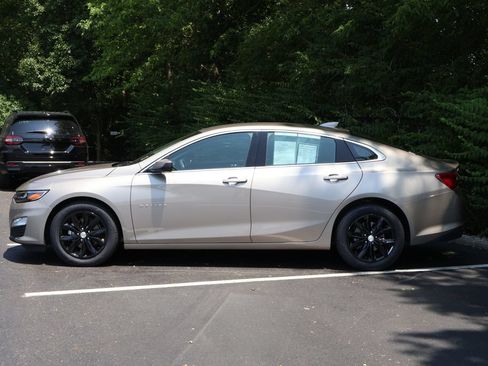 Used 2023 Chevrolet Malibu LT FWD image 4