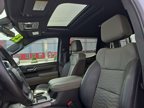 Used 2023 Chevrolet Silverado 1500 ZR2 w/ Technology Package image 13