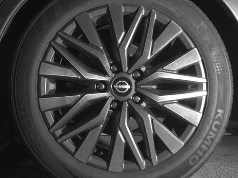 Used 2025 Nissan Altima 2.5 SV FWD image 14