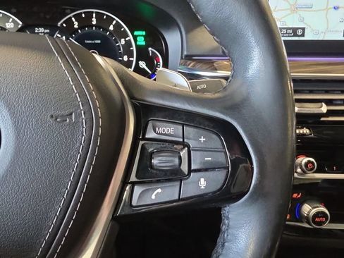 Used 2018 BMW 530i xDrive AWD/4WD image 26