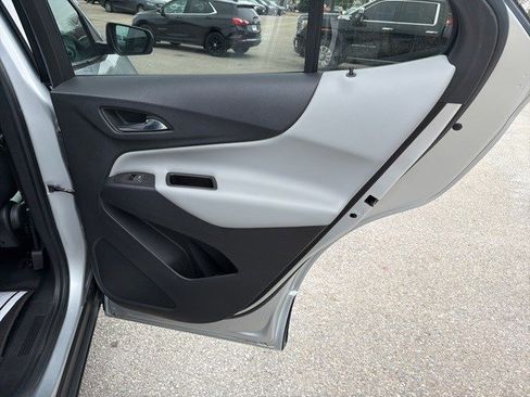 Used 2018 Chevrolet Equinox LS image 15