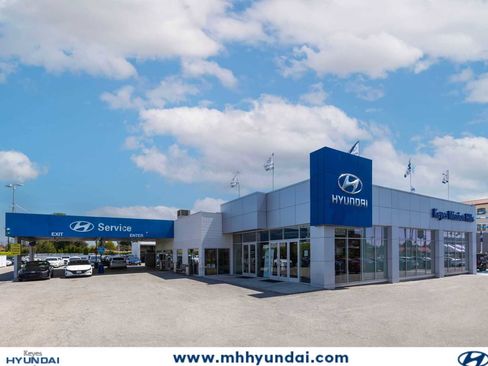 New 2025 Hyundai Elantra Limited FWD image 32