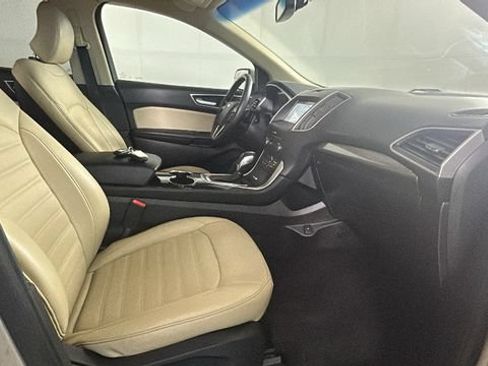 Used 2018 Ford Edge SEL w/ Equipment Group 201A AWD/4WD image 28