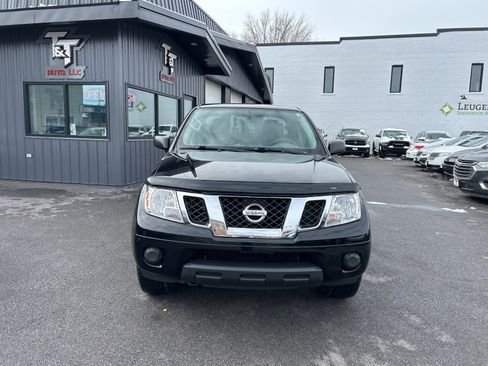 Used 2019 Nissan Frontier SV image 8