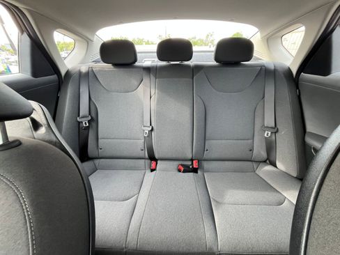 Used 2025 Kia K4 LXS image 37