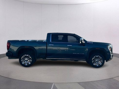 Used 2025 GMC Sierra 2500 Denali w/ Denali Reserve Package AWD/4WD image 7