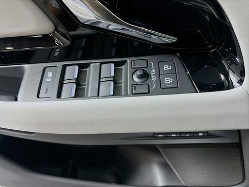 Used 2026 Land Rover Range Rover Evoque Dynamic SE AWD/4WD image 20