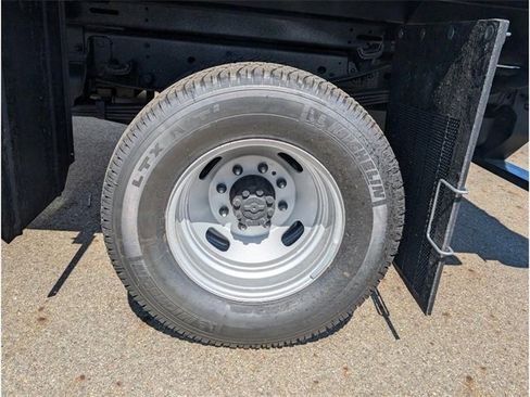 New 2025 Ford F350 XL w/ XL Chrome Package image 24