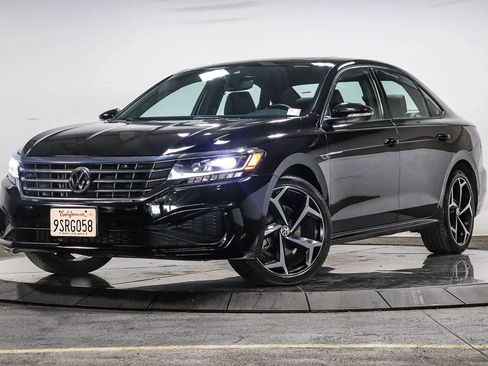 Used 2022 Volkswagen Passat 2.0T R-Line FWD image 1