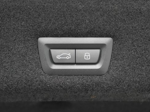 Used 2024 BMW i7 xDrive60 w/ Executive Package AWD/4WD image 39