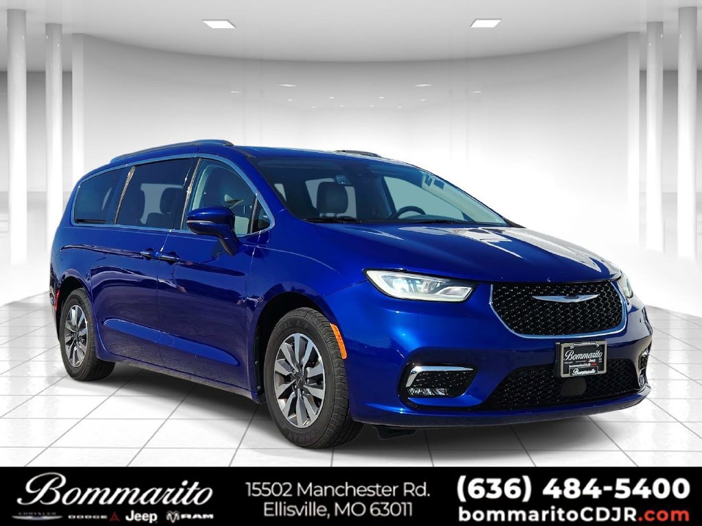 Used 2021 Chrysler Pacifica Touring-L FWD image 1