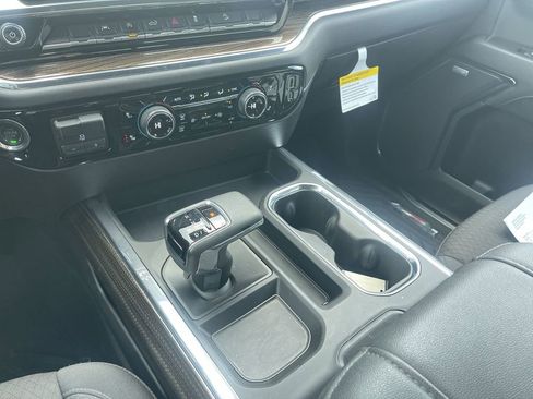 Used 2024 Chevrolet Silverado 1500 LT Trail Boss w/ Convenience Package II AWD/4WD image 23