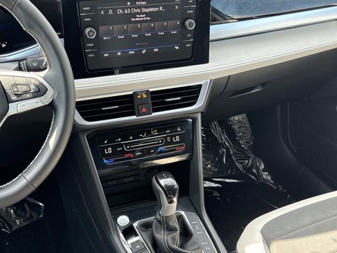 New 2026 Volkswagen Taos SE image 10