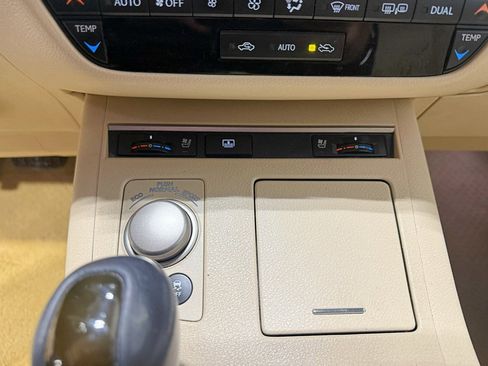 Used 2013 Lexus ES 350 w/ Luxury Pkg image 22