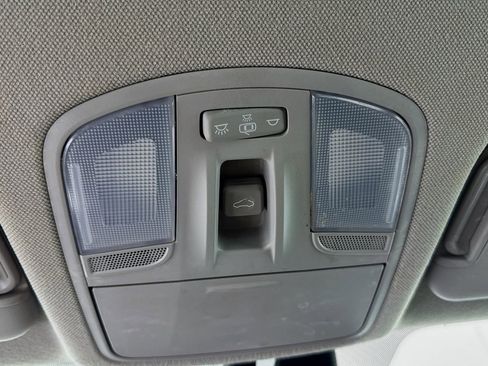 Used 2020 Hyundai Elantra Limited w/ Ultimate Package 03 FWD image 11