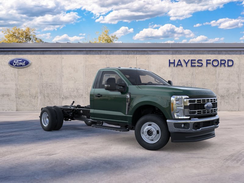 New 2025 Ford F350 4x4 Regular Cab DRW Super Duty image 7