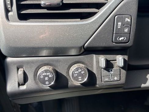 Used 2015 Chevrolet Tahoe LTZ image 21