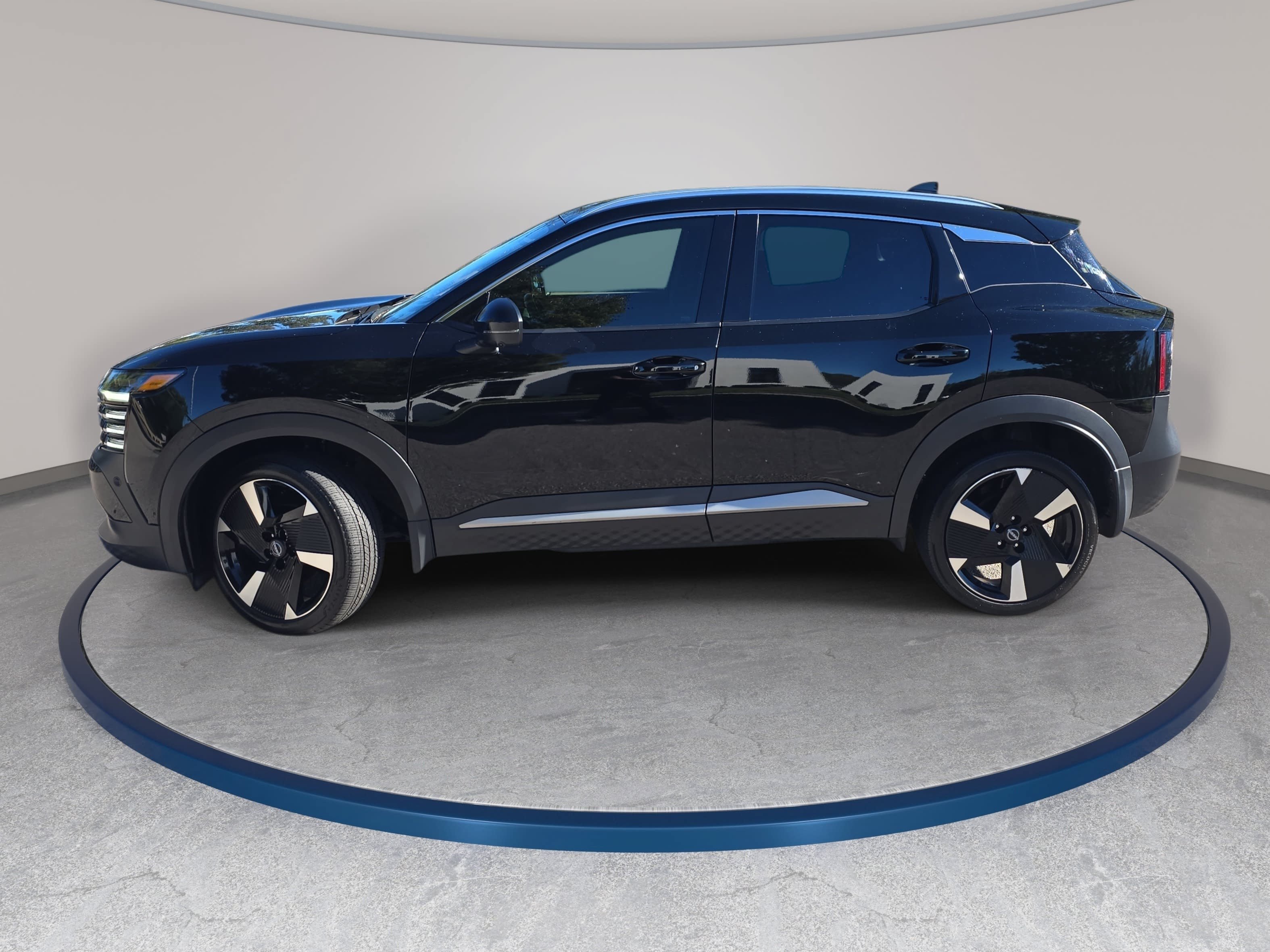 Used 2025 Nissan Kicks SR FWD image 8