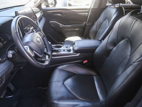 Used 2024 Toyota Highlander Limited AWD/4WD image 14