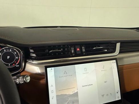 Certified 2026 Jaguar F-PACE R-Dynamic S image 20