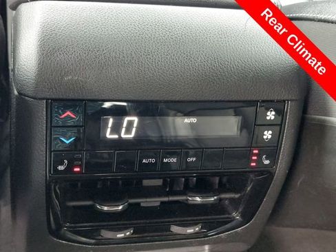 Used 2024 Jeep Grand Cherokee L Limited AWD/4WD image 23