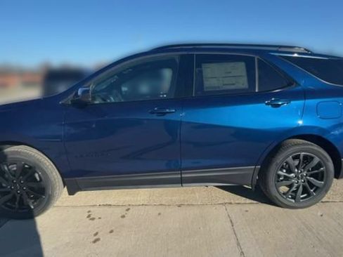 Used 2023 Chevrolet Equinox RS w/ LPO, Floor Liner Package AWD/4WD image 6