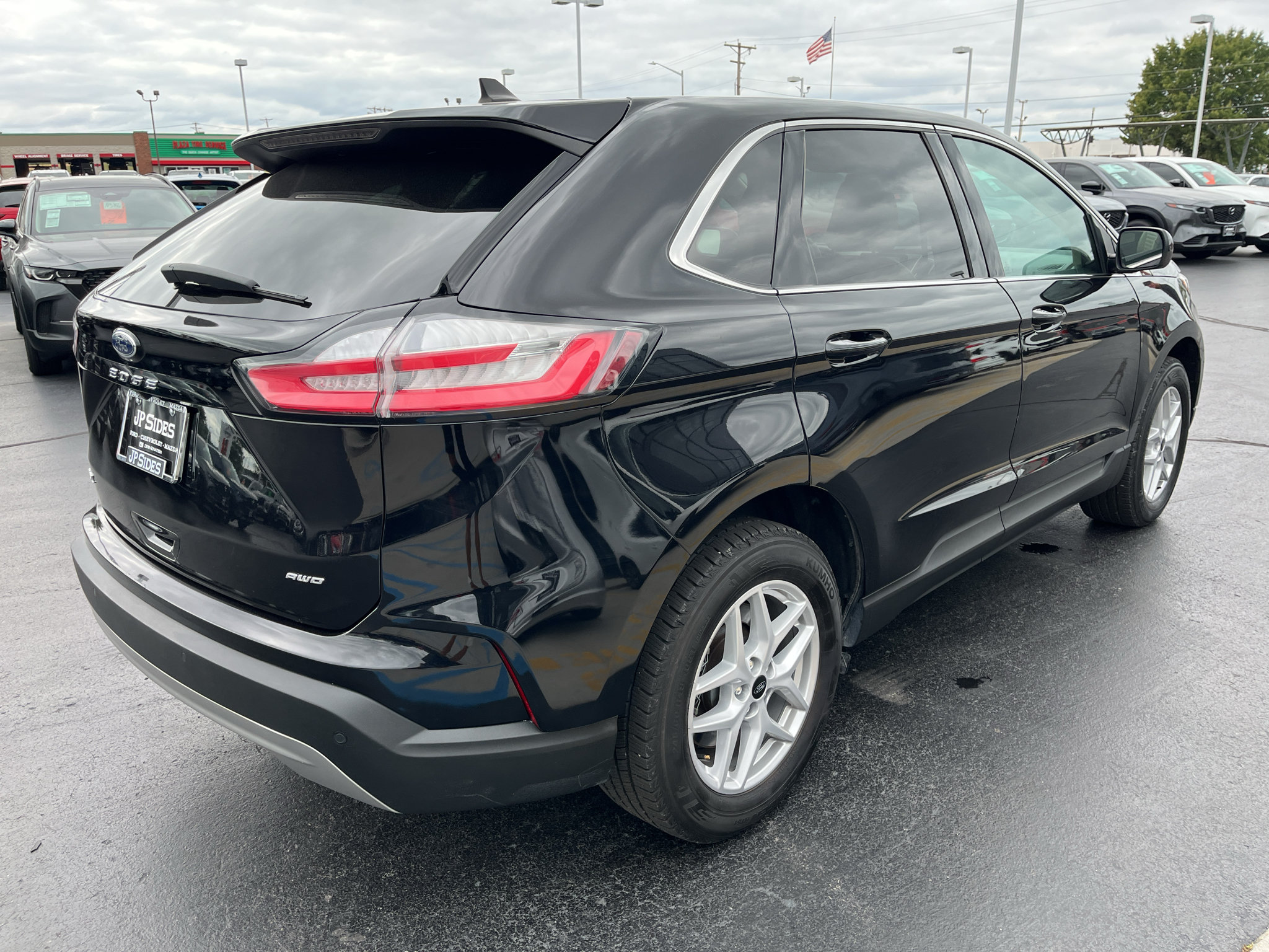 Used 2024 Ford Edge SEL AWD/4WD image 9