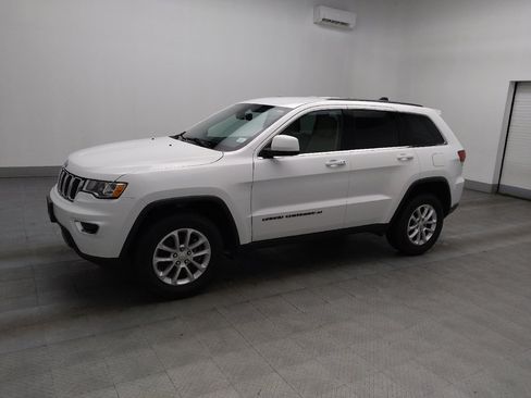 Used 2022 Jeep Grand Cherokee Laredo E image 2