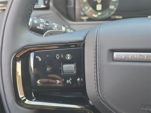 New 2026 Land Rover Range Rover Velar Dynamic SE image 17