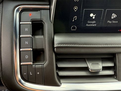 Used 2022 GMC Yukon SLE image 18