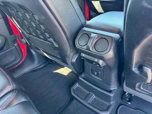 Used 2020 Jeep Wrangler Unlimited Rubicon AWD/4WD image 16