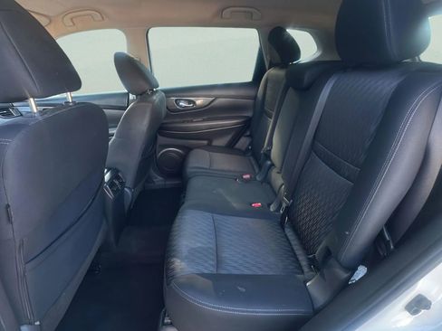 Used 2019 Nissan Rogue SV AWD/4WD image 18
