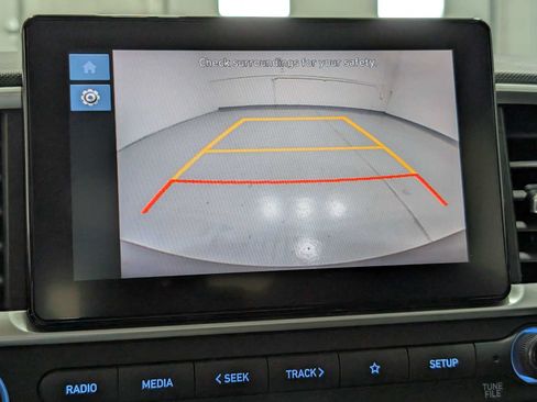 Used 2023 Hyundai Venue SE FWD image 23