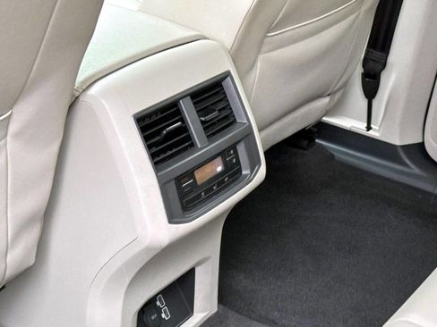 Used 2018 Volkswagen Atlas SE image 12