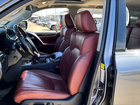 Used 2019 Lexus LX 570 4WD w/ Luxury Package image 7