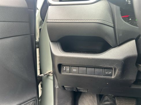 Used 2021 Toyota RAV4 XLE Premium image 13