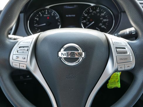 Used 2015 Nissan Rogue S AWD/4WD image 25