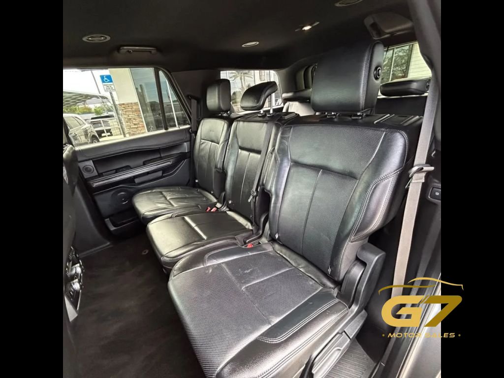 Used 2018 Ford Expedition XLT w/ Equipment Group 202A RWD image 32