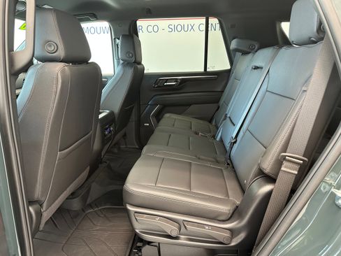 Used 2025 Chevrolet Tahoe Z71 w/ Comfort Package AWD/4WD image 12