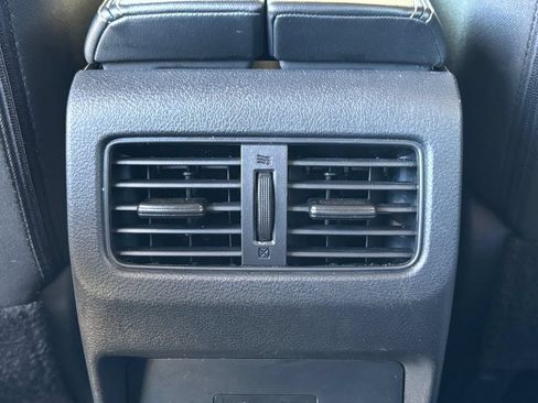 Used 2025 Nissan Rogue SV AWD/4WD image 18