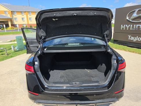 Used 2024 Nissan Sentra SV FWD image 14