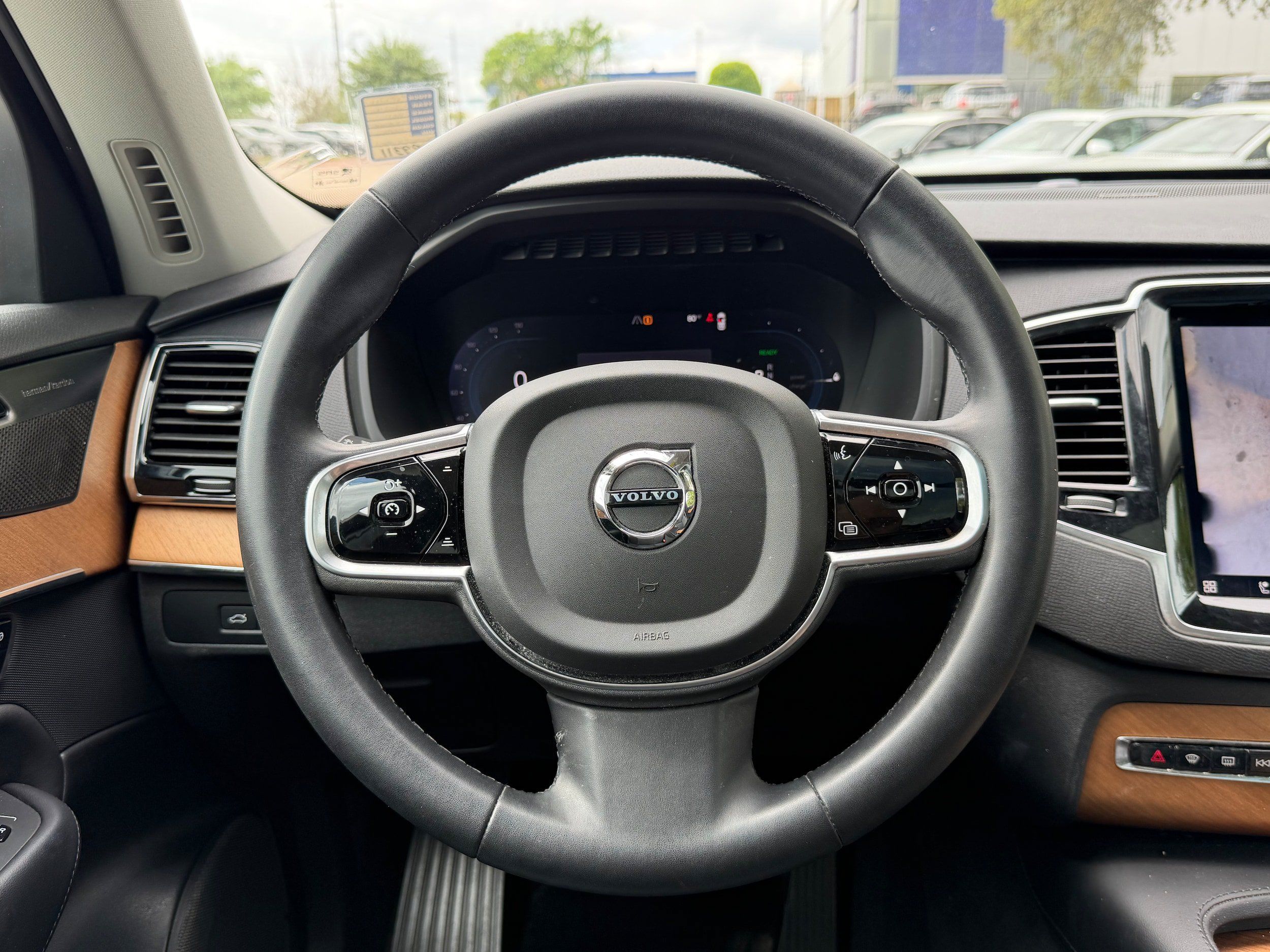 Certified 2024 Volvo XC90 T8 Plus w/ Protection Package Premier AWD/4WD image 17
