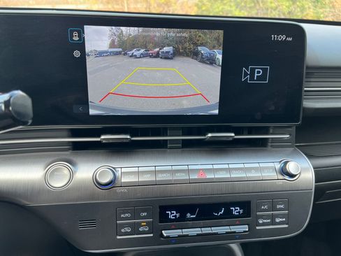 Used 2025 Hyundai Kona SEL image 17