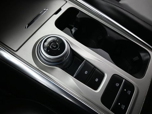 Certified 2022 Ford Explorer XLT w/ Equipment Group 202A image 18