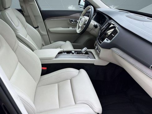 Used 2024 Volvo XC90 B6 Ultimate AWD/4WD image 24