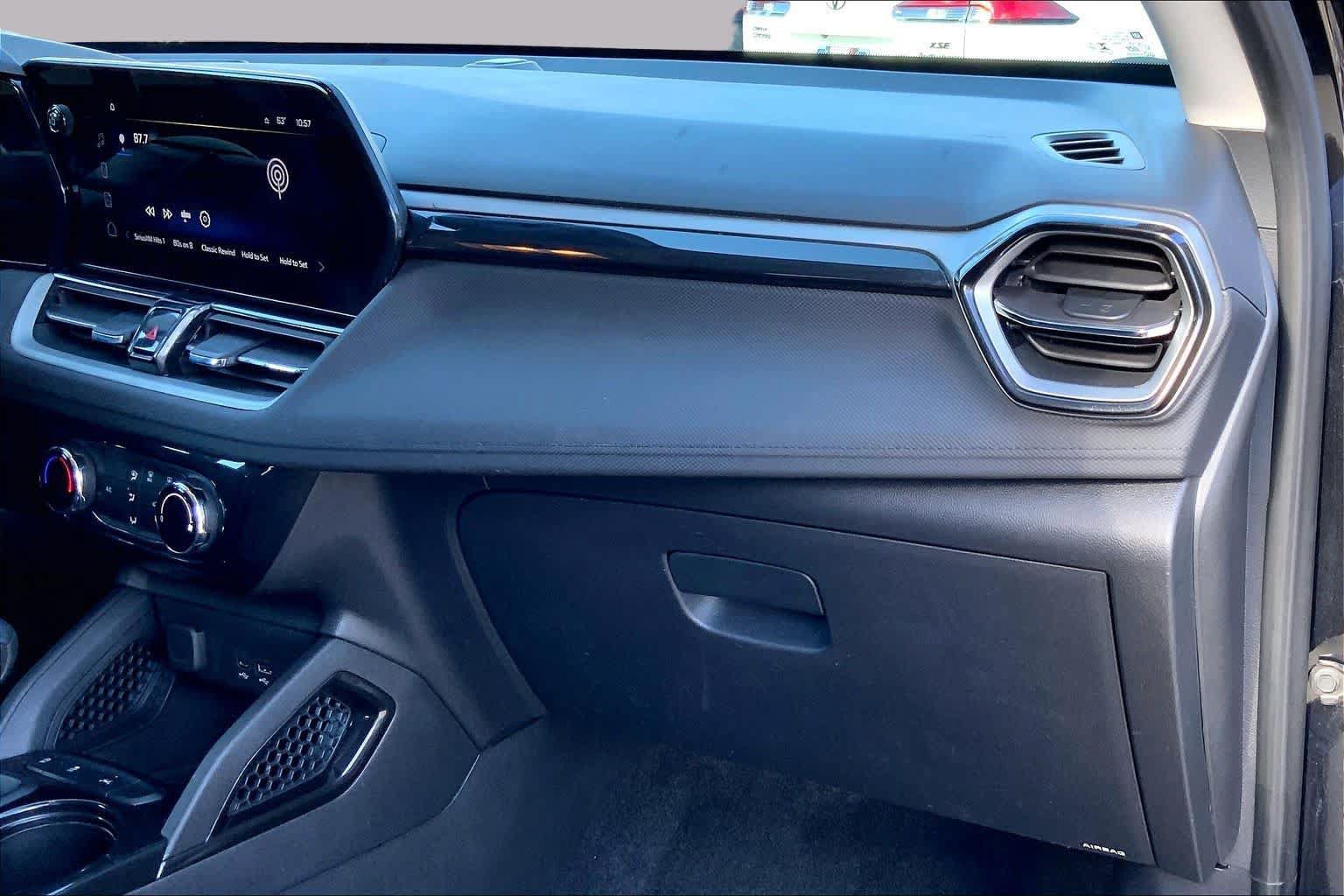 Used 2025 Chevrolet TrailBlazer LT FWD image 18