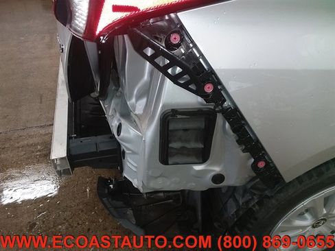Used 2022 Toyota Prius L Eco image 23