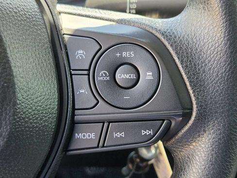 Used 2025 Toyota Corolla LE FWD image 22