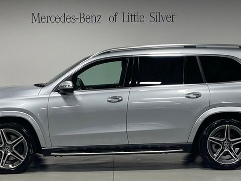 Used 2024 Mercedes-Benz GLS 450 4MATIC image 2